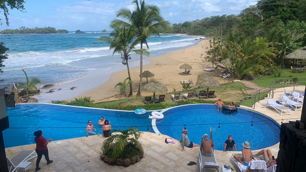 Bastimentos Island, Panama Marina Red Frog Beach Club pathfinder