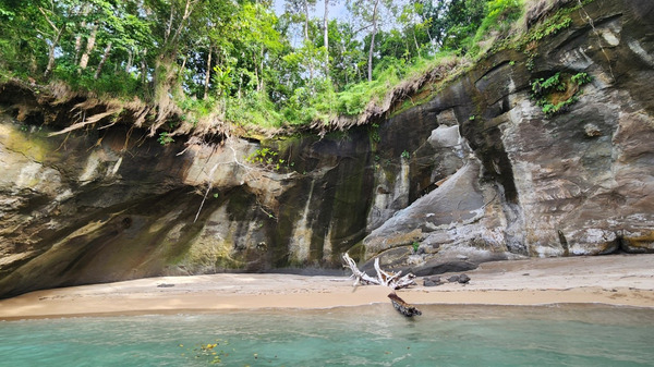 Southern Beach on Isla Escudo de Veraguas