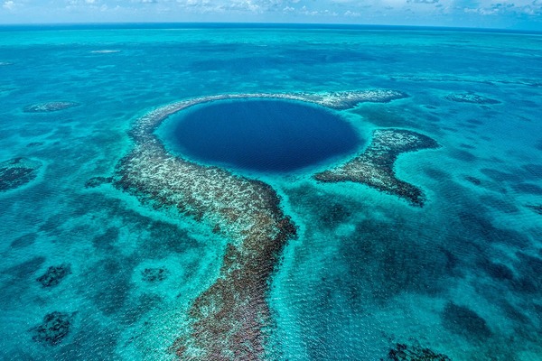 GREAT BLUE HOLE BELIZE