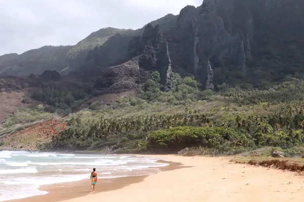 Haatuatua-beach-nuku-hiva-marquesas-islands-french-polynesi