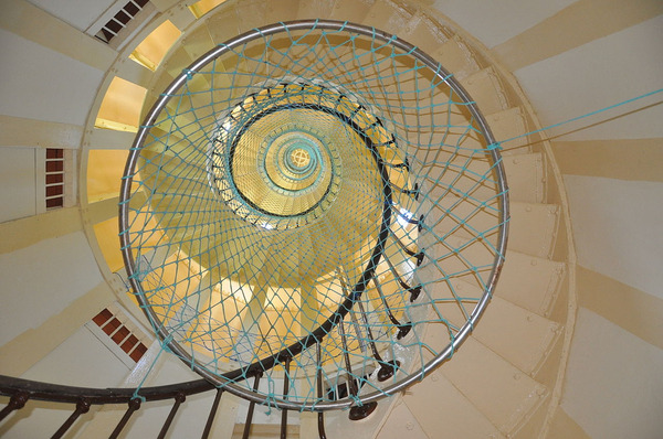 The Amedee Lighthouse is not just a historical , it is still an active lighthouse. It serves as an essential navigational aid, guiding ships through the coral reefs and marking the entrance to the Noumea harbor.